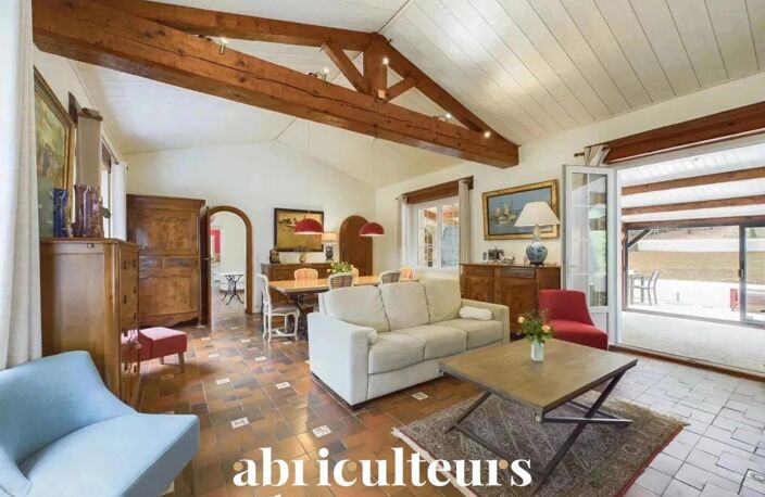 200 m² face à la mer : Propriété de caractère aux multiples opportunités d'aménagement en vente à L'Épine (85740) — photo 3