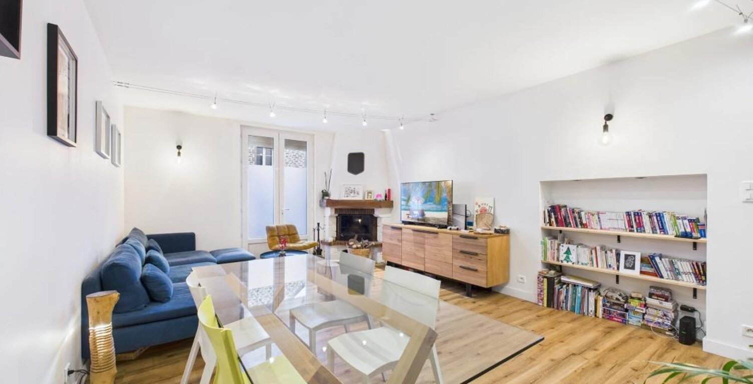 Ancienne bâtisse entièrement rénovée avec un terrain arboré en vente à Couëron (44220) — photo 1