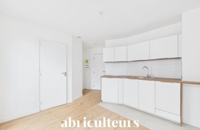Bel appartement lumineux avec balconnet, au calme dans le 18ème arrondissement de Paris — photo 4