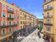Superbe appartement traversant rénové en vente À 30 mètres du Port de Nice (06300) — photo 3