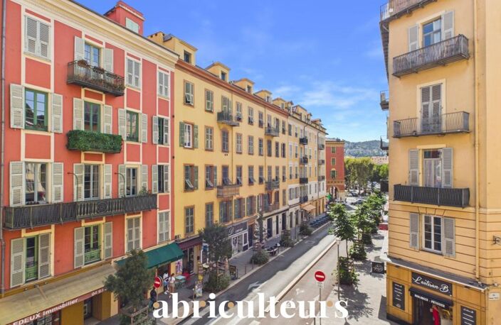 Superbe appartement traversant rénové en vente À 30 mètres du Port de Nice (06300) — photo 3