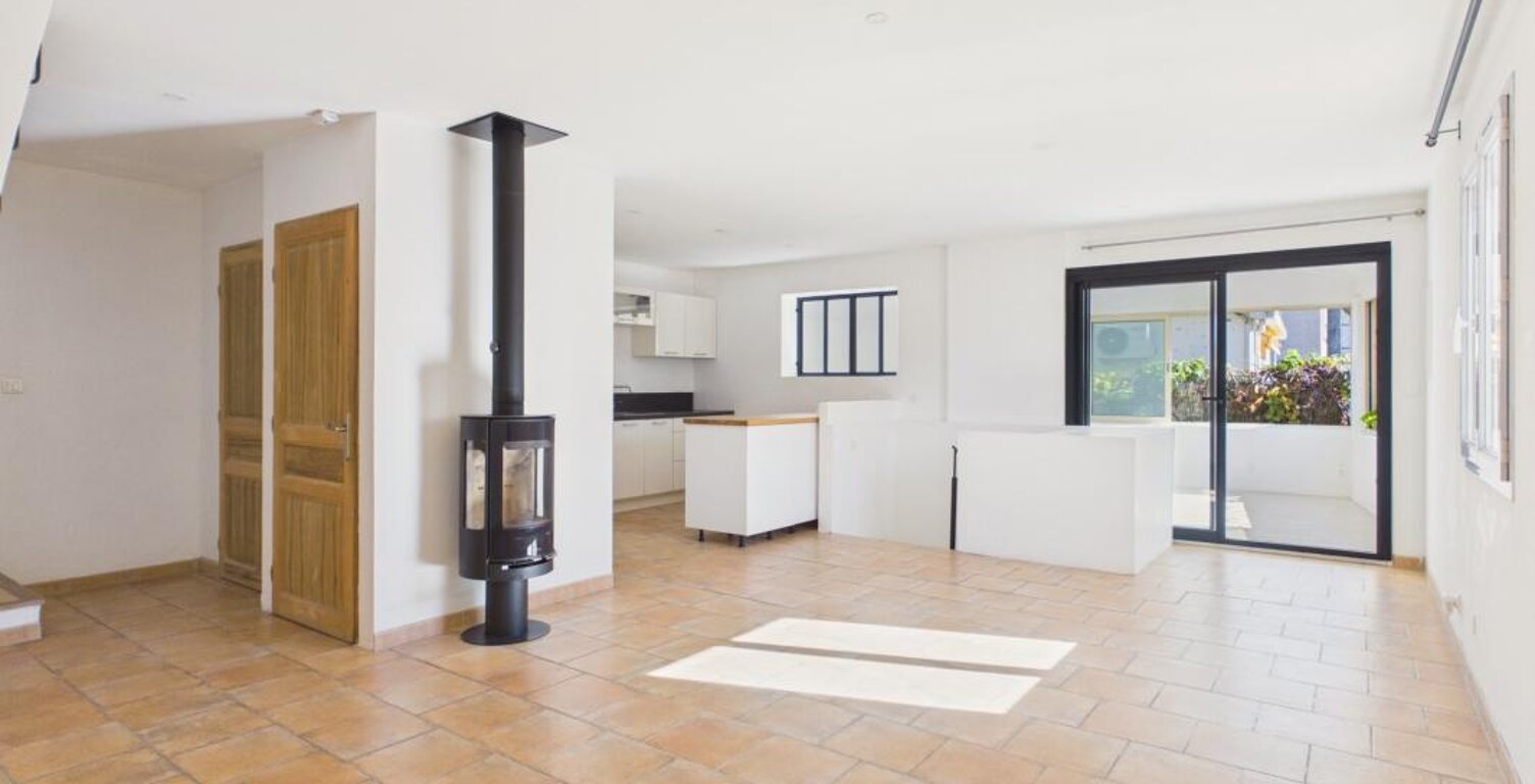 T4 de 107 m² en vente à Grans (13450) — photo 1