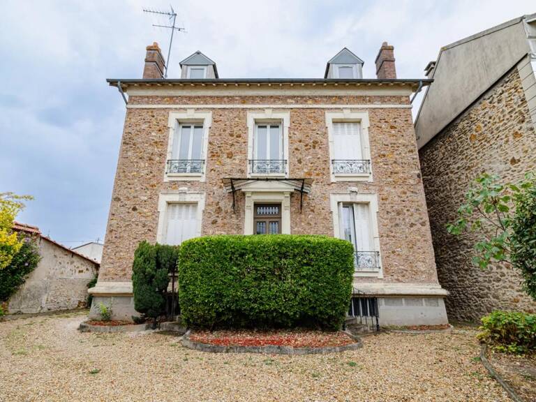 Appartement 1 pièce de 33 m² à Corbeil-Essonnes — photo 1
