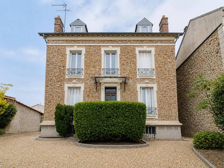Appartement 1 pièce de 33 m² à Corbeil-Essonnes — photo 1