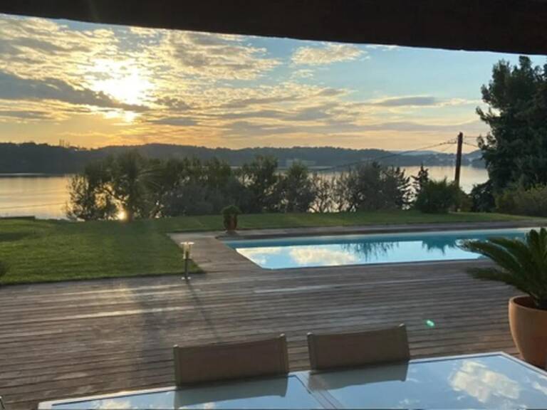 Bastide provençale de 170 m² à Istres, vue sur l'étang — photo 1