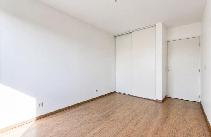 Appartement de 4 pièces de 80,3 m² à Vénissieux — photo 2