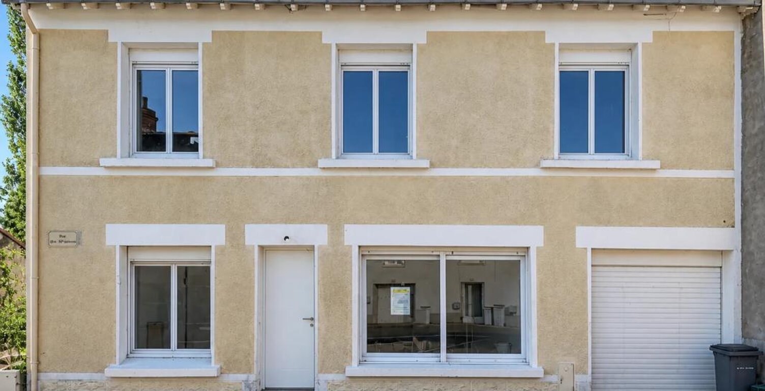 Maison de 5 pièces de 200 m² à Saint-Étienne-de-Mer-Morte — photo 1