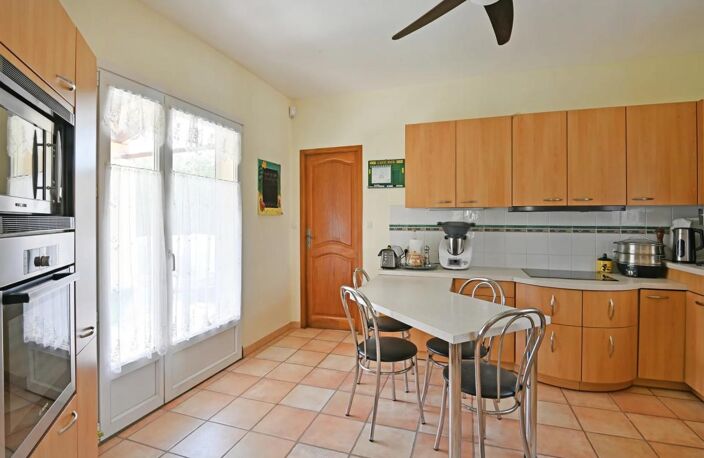 Maison de 6 pièces de 160 m² à Rodilhan — photo 4