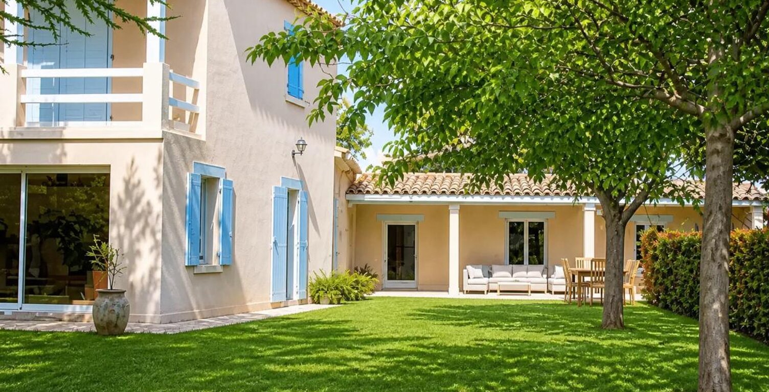 Propriété de 15 pièces de 400 m² à Revest-du-Bion — photo 1
