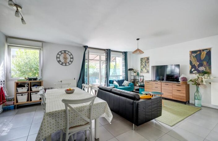 Appartement de 4 pièces de 81 m² à Vénissieux — photo 2