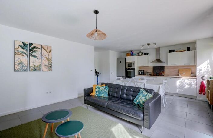 Appartement de 4 pièces de 81 m² à Vénissieux — photo 3