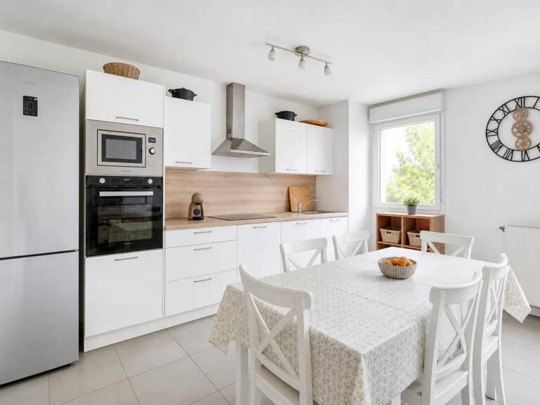 Appartement de 4 pièces de 81 m² à Vénissieux — photo 1