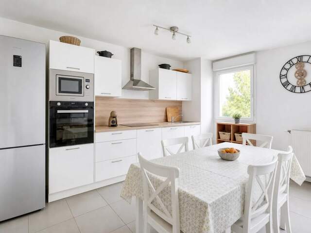Appartement de 4 pièces de 81 m² à Vénissieux — photo du bien