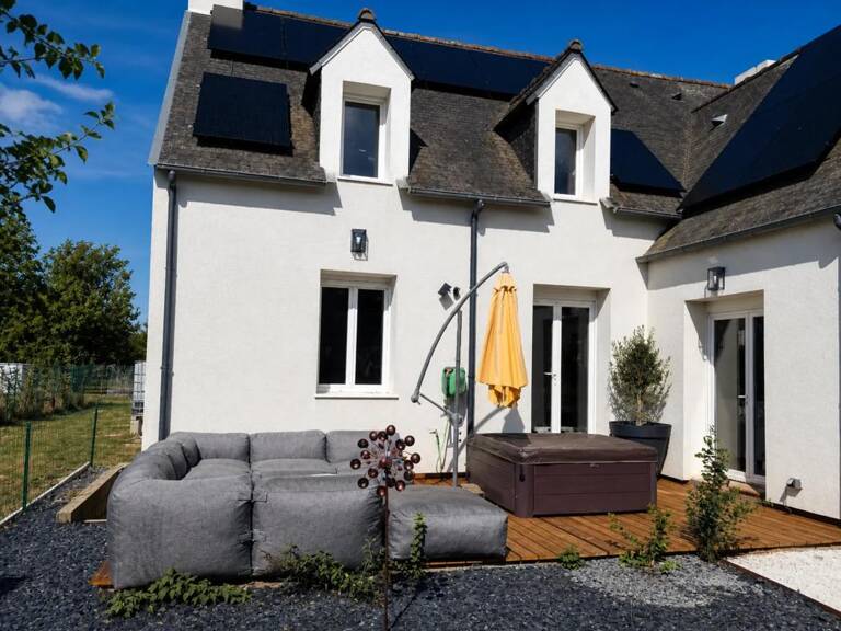 Maison de 8 pièces de 168 m² à Isigny-le-Buat — photo 1