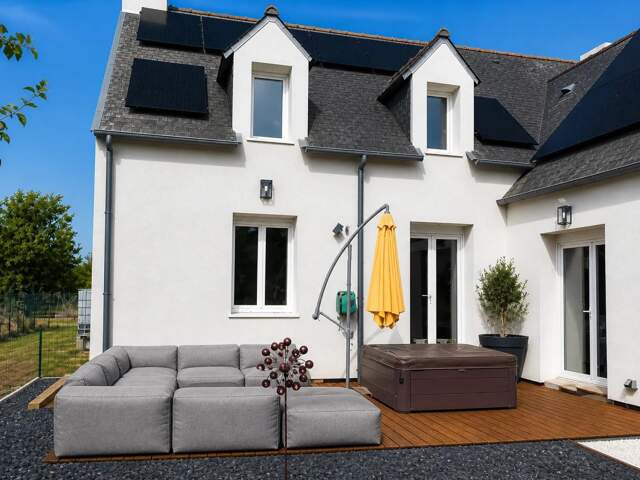 Maison de 8 pièces de 168 m² à Isigny-le-Buat — photo du bien