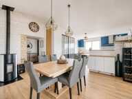 17170 LA RONDE – LONGÈRE RÉNOVÉE – 94 M² – 3 CHAMBRES – PISCINE — photo 3