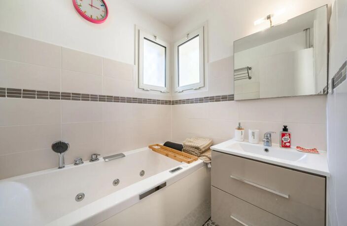 Maison de 6 pièces de 131 m² à Vence — photo 4
