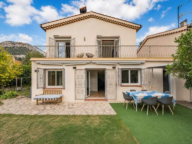 Maison de 6 pièces de 131 m² à Vence — photo du bien