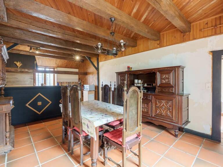 Maison de 8 pièces de 286 m² à Villers-lès-Luxeuil — photo 1