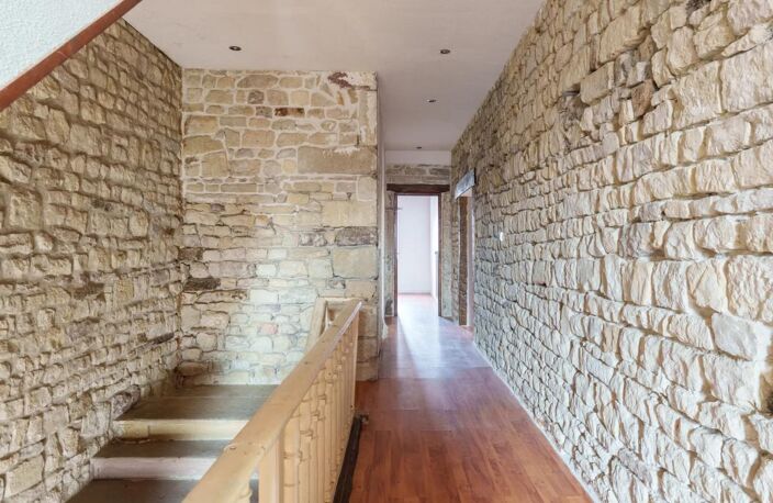 Maison de 8 pièces de 286 m² à Villers-lès-Luxeuil — photo 4
