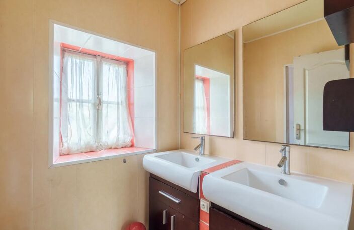 Maison de 8 pièces de 286 m² à Villers-lès-Luxeuil — photo 5