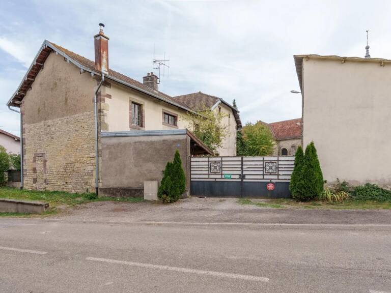 Maison de 8 pièces de 286 m² à Villers-lès-Luxeuil — photo 1