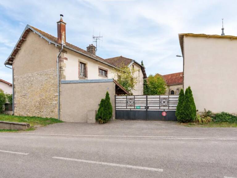 Maison de 8 pièces de 286 m² avec dépendances de 400m2 — photo 1