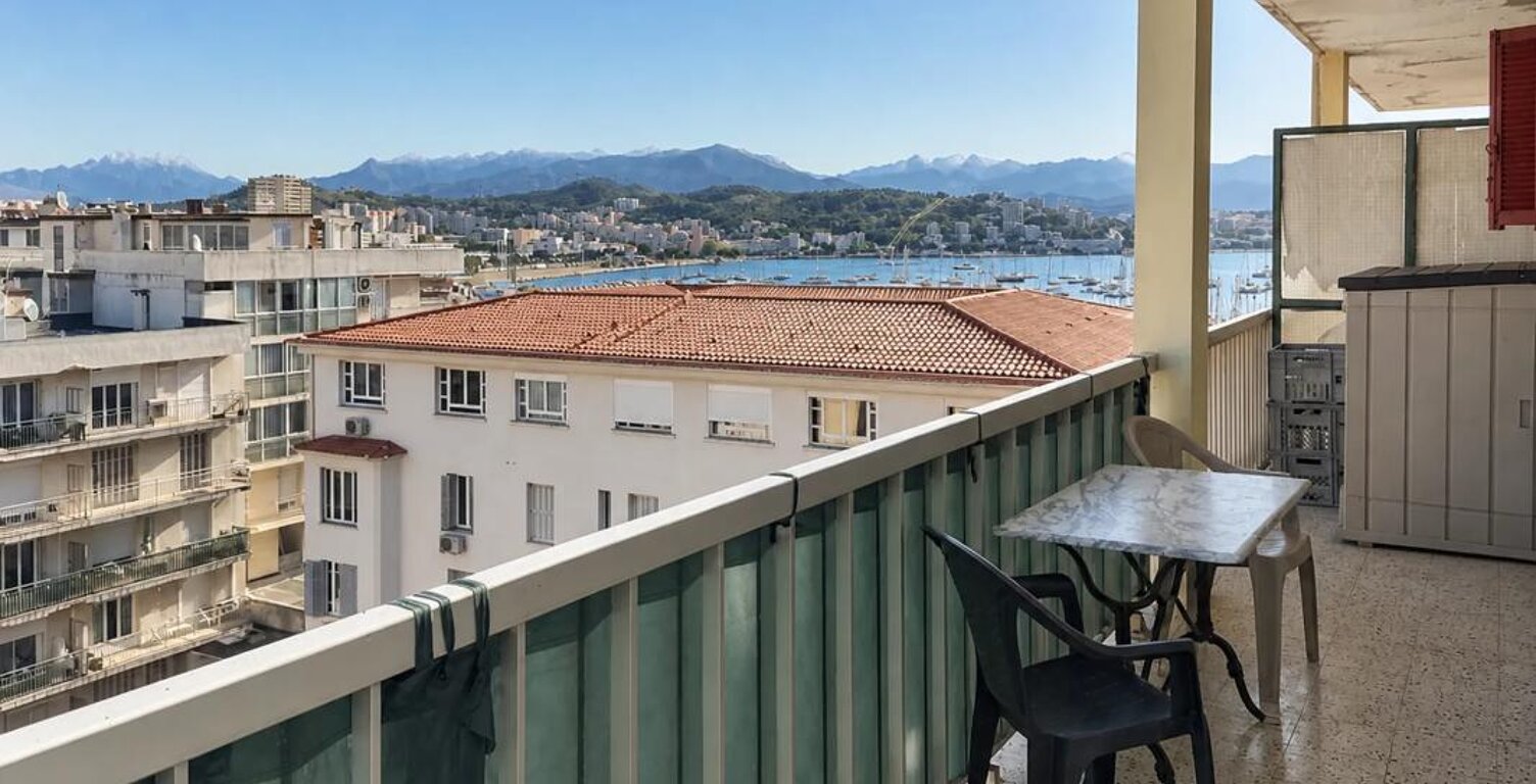 Appartement 2 pièces de 32 m² situé à Ajaccio, à proximité du cours Napoléon — photo 1