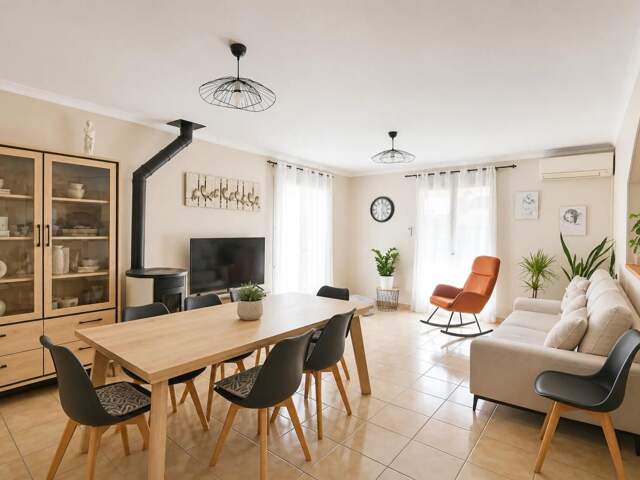 Maison de 5 pièces de 90 m² située à Nîmes — photo du bien