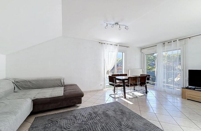 T3 Vue Salève au cœur d'Archamps, 62 m2,  Balcon, Garage, Cave — photo 2