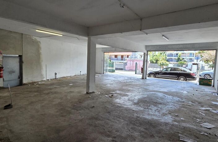 A LOUER LOCAL DE 118M2 PALISSADE ST LOUIS — photo 3