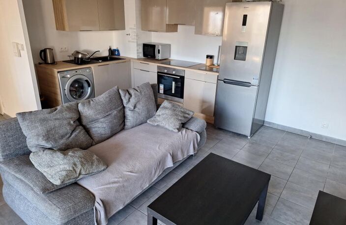Appartement À Louer + Parking — photo 2