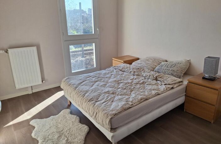 Appartement À Louer + Parking — photo 5