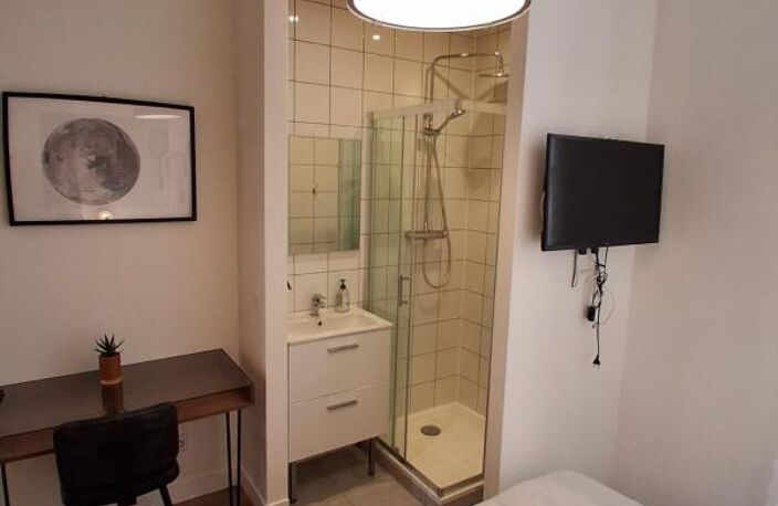 ?? Colocation 3 chambres avec douches privatives – Rue Pierr — photo 2