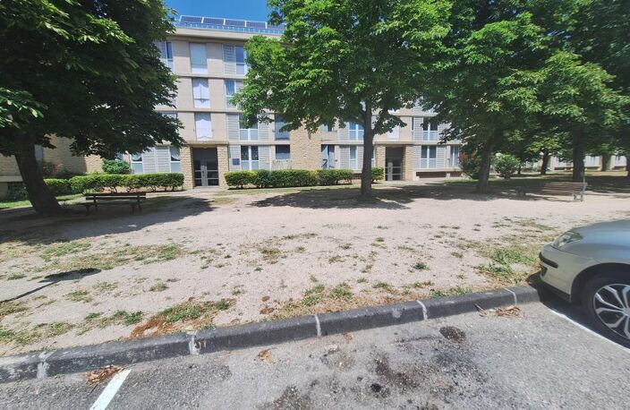 T4 - CARPENTRAS - LE PARC — photo 2