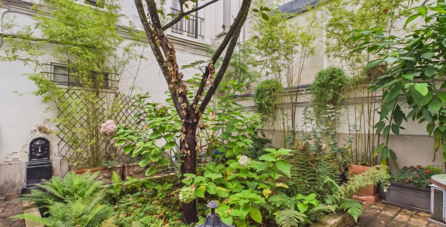 Appartement 2 pièces d'exception avec jardin et terrasse 43m² — Rue Lepic, Paris 18e — photo 1