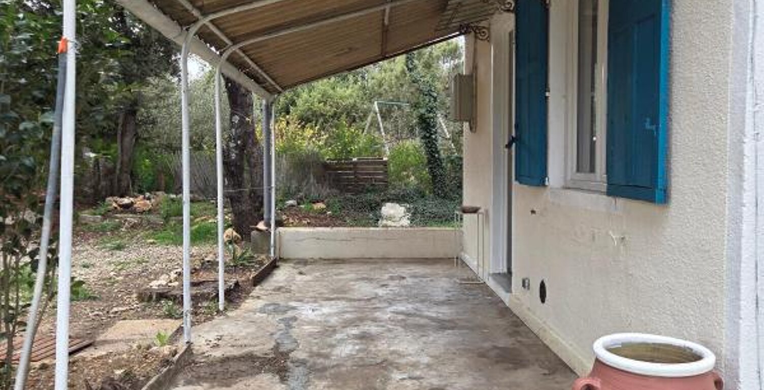 AUPS Ancien cabanon 35 m² rénové sur 340 m² terrain — photo 1