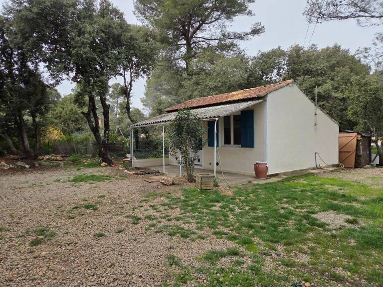 AUPS Ancien cabanon 35 m² rénové sur 340 m² terrain — photo 1