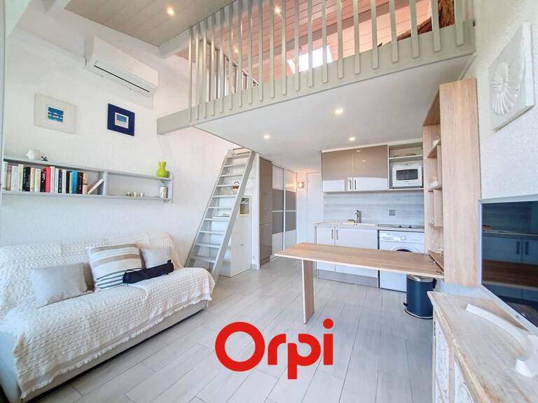 Magnifique Studio meublé avec mezzanine entièrement rénové avec vue mer — photo 1