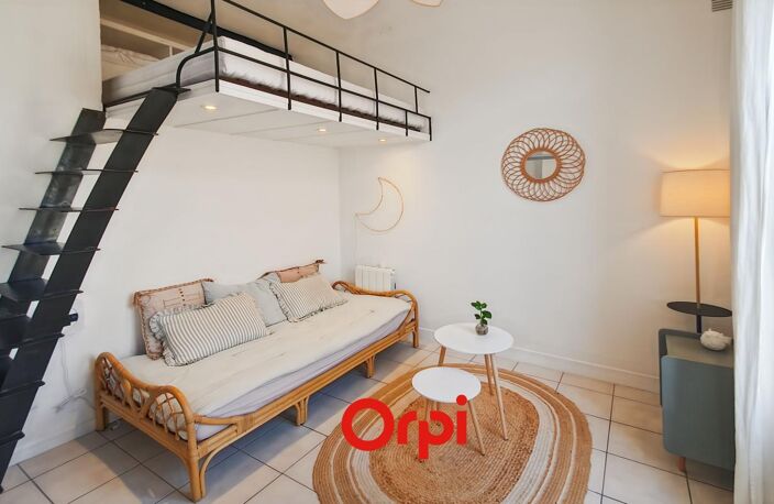 Magnifique appartement meublé de type 2 d'environ 28m² au centre ville de Bandol — photo 2