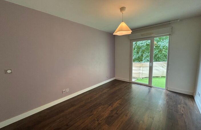 À louer – Bel appartement 4 pièces avec balcons, cave et garage — photo 2
