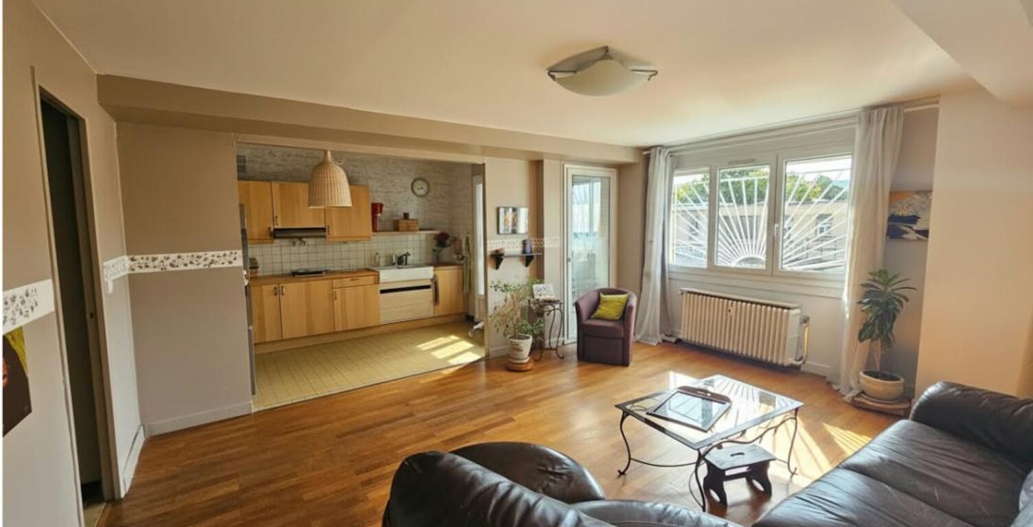 Firminy 42700 appartement T2 de 60,9m² habitables une chambre place de garage et cave — photo 1