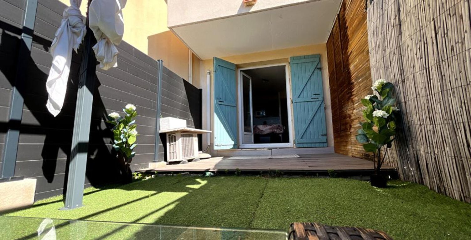 Magnifique appartement studio en rez-de-chaussée avec jardin et une place de stationnement à 200 m de la mer — photo 1
