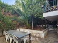Maison familiale de charme de plus de 150 m² avec terrasses, jardin et sous-sol complet au clos Banet — photo 2