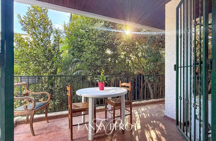 Maison familiale de charme de plus de 150 m² avec terrasses, jardin et sous-sol complet au clos Banet — photo 3