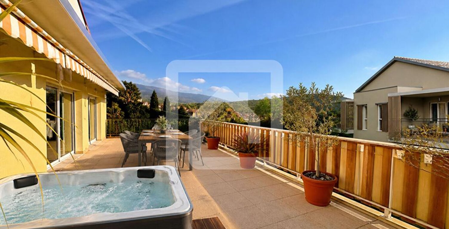 Appartement en toit-terrasse avec 48 m2 d'extérieur, double garage, cave — photo 1