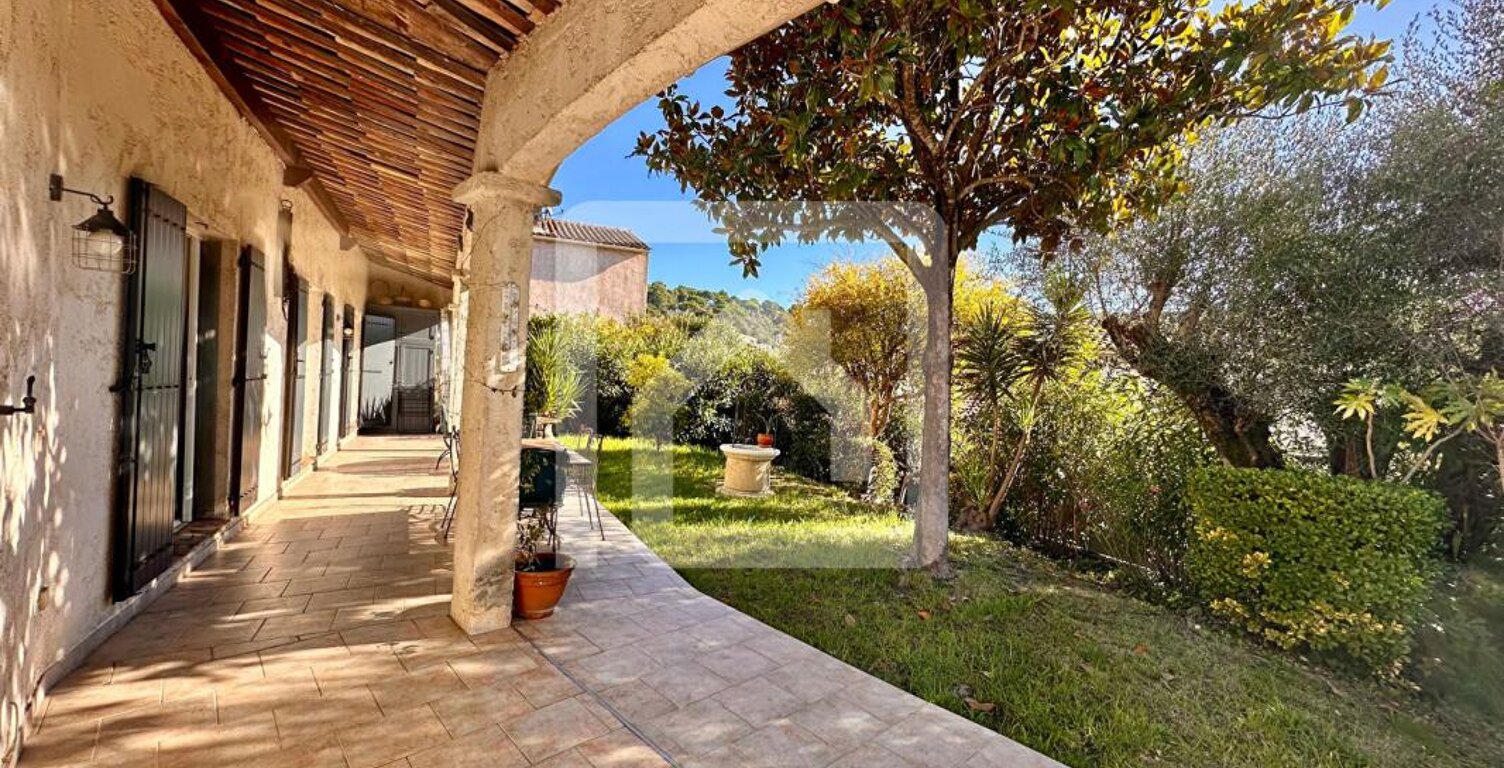 Villa individuelle 6 pièces 148 m2 avec jardin arboré, terrasse et cave — photo 1