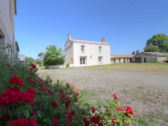 Maison Villiers En Plaine 4 pièce(s) 124 m2 — photo du bien