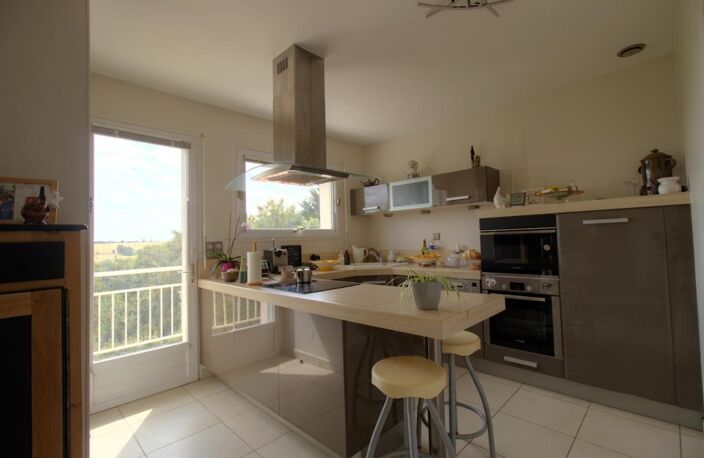 Maison Sainte Ouenne 6 pièce(s) 120 m2 — photo 4
