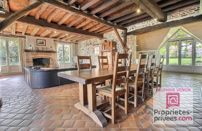 Exclusivité - Propriété avec beaucoup de cachet proche de Tigy ; Longère, Ecuries, piste d'entrainement, prés, bois et plan d'eau sur  20 hectares environ — photo 4